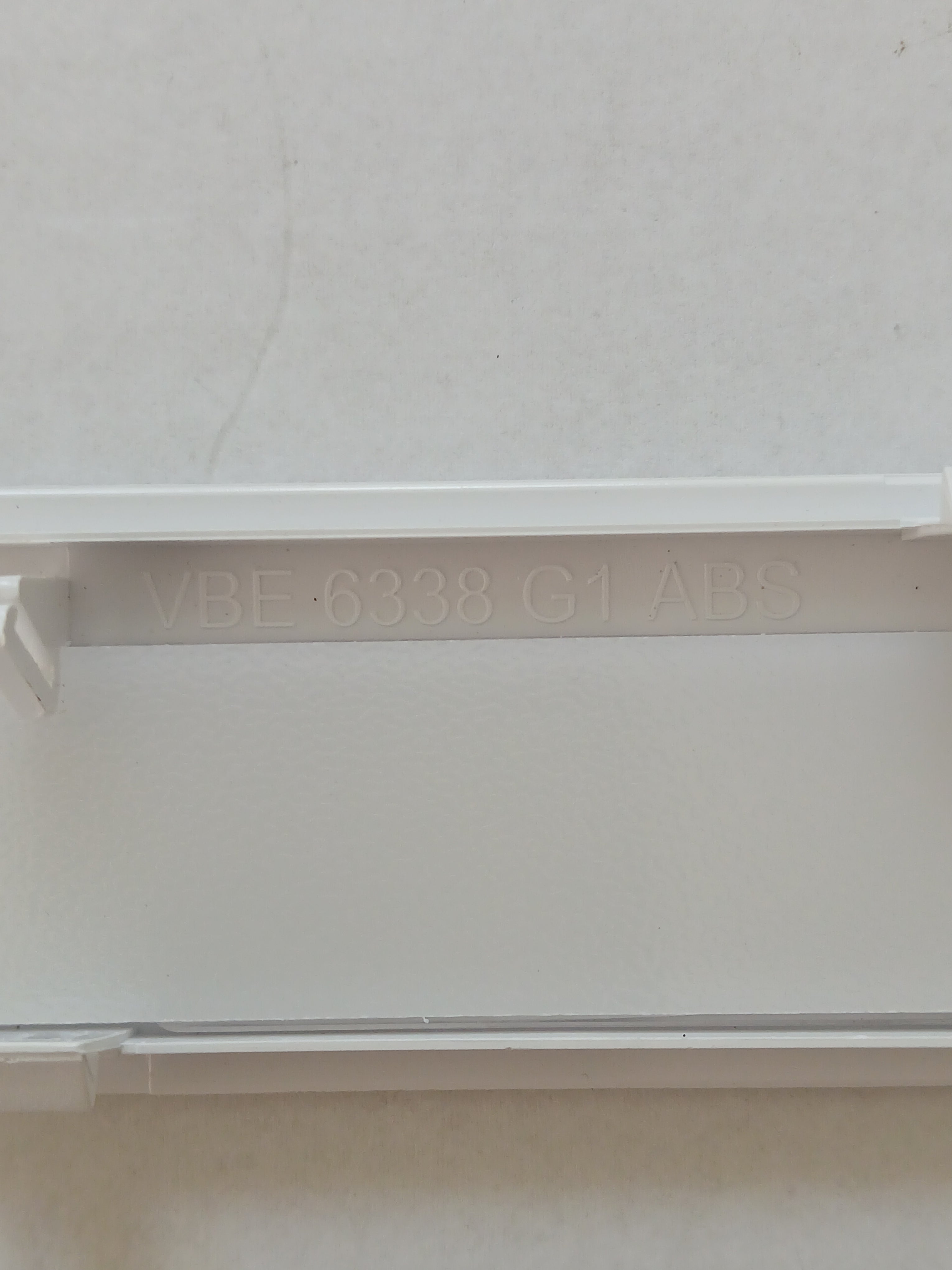 Éclairage Led réfrigérateur SHARP SJ-L2300E01X
